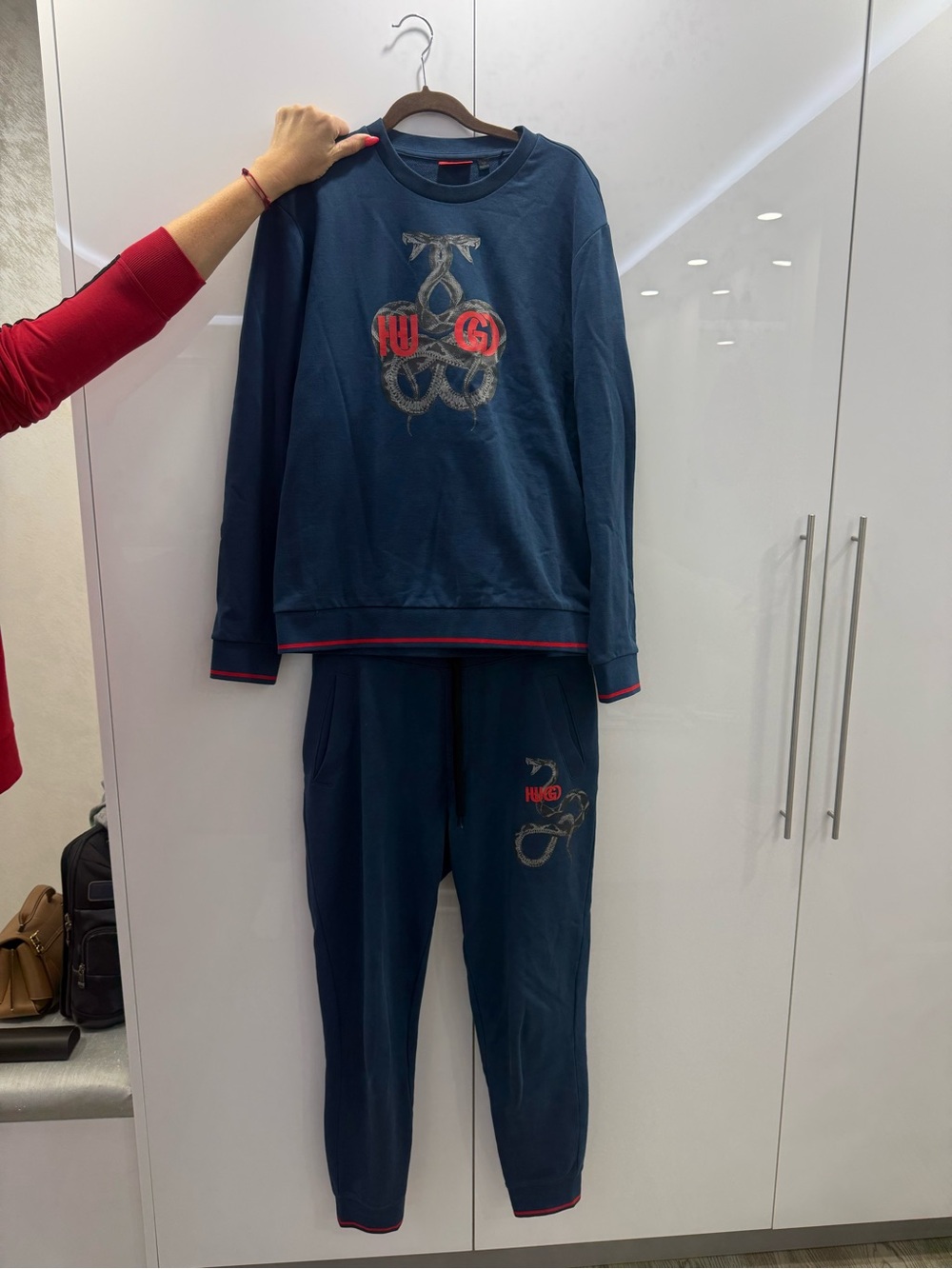 HUGO BOSS Navy and Red Logo - Two-Piece Sweater & Joggers